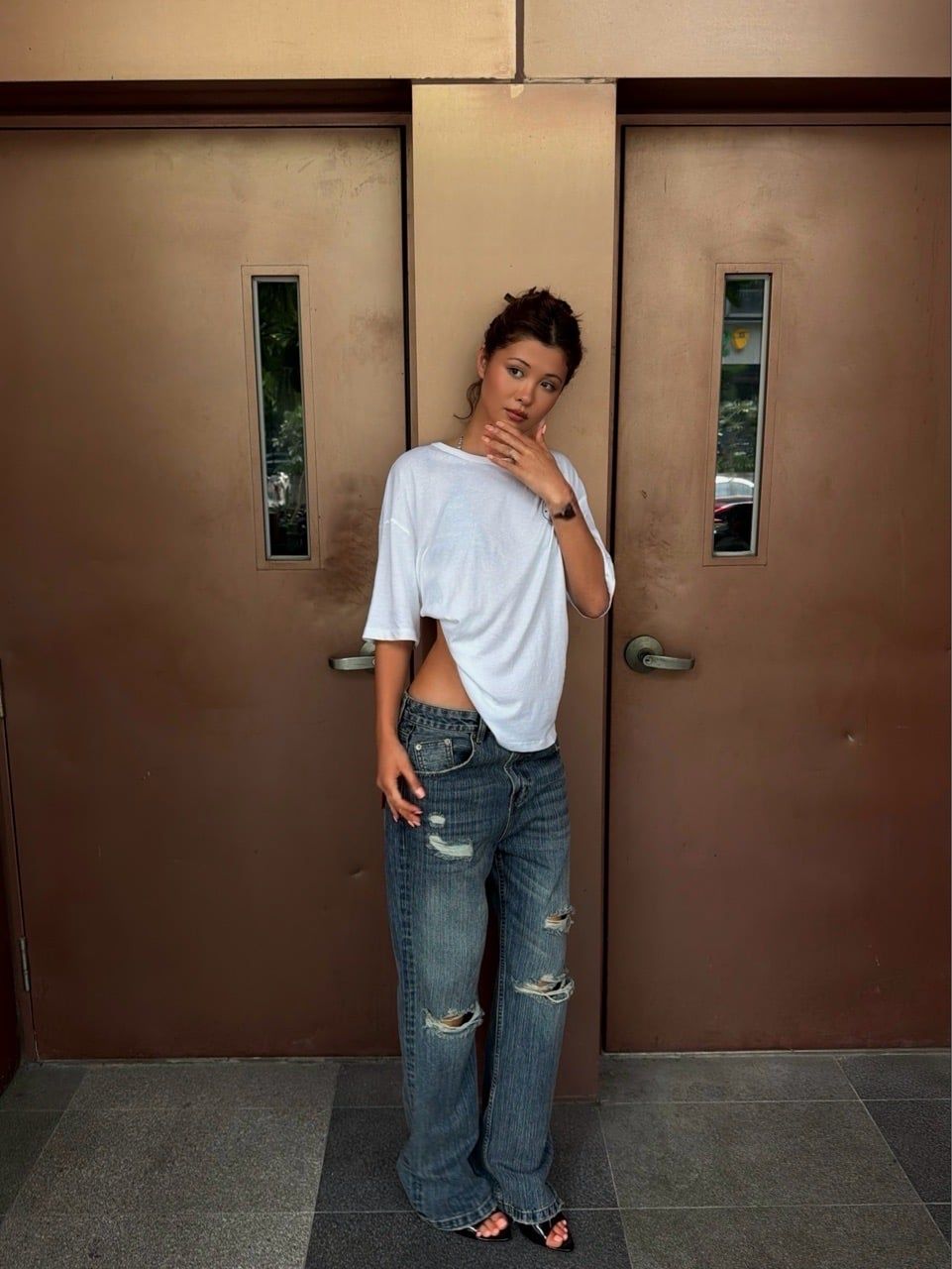 QUẦN DÀI “WHENEVER“ DISTRESSED SLUB BOOTCUT JEANS / VINTAGE BLUE