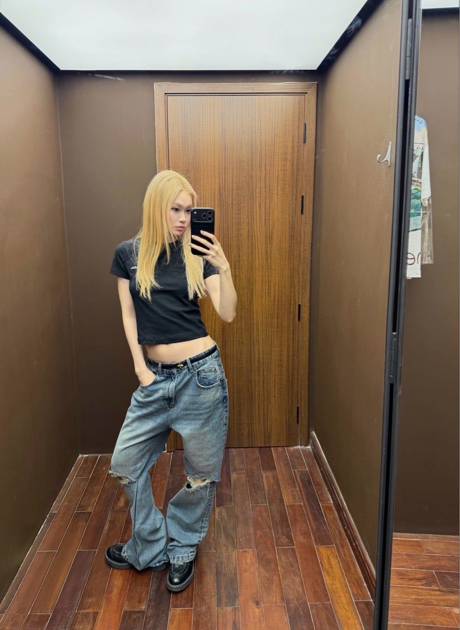 QUẦN DÀI “WHENEVER“ DISTRESSED BOOTCUT JEANS / VINTAGE BLUE