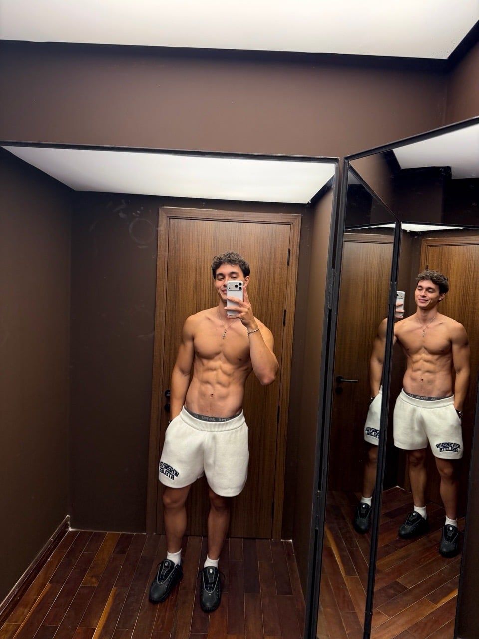 QUẦN DỆT KIM "WHENEVER" BASIC LOGO KNIT SHORTS / WHITE