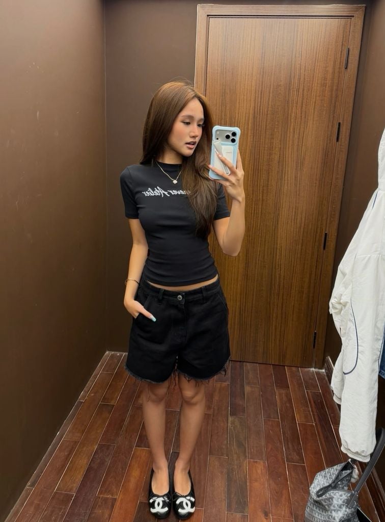 QUẦN "WHENEVER" SIGNATURE WASHED DENIM SHORTS / BLACK