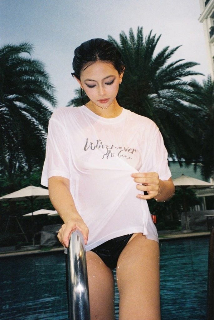 ÁO “WHENEVER” SIGNATURE SCRIPT T-SHIRT / WHITE