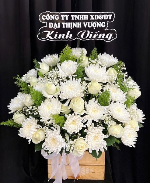 Giỏ Hoa Bạch Tâm Tưởng Niệm - GH30