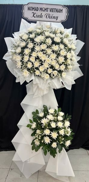 Vòng Hoa Chia Buồn Tuyết Trắng An Nhiên - HTL49