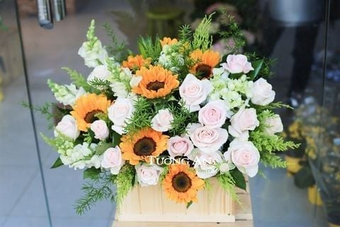  Hộp Hoa Tươi Sáng - B122 