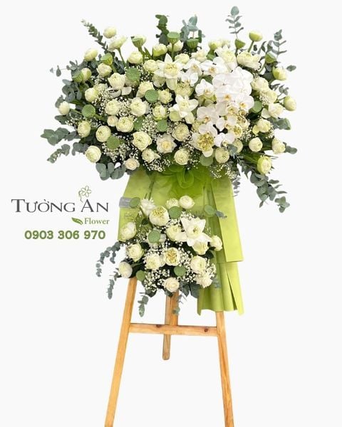 Vòng Hoa Chia Buồn Thanh Liên An Tịnh - HTL64