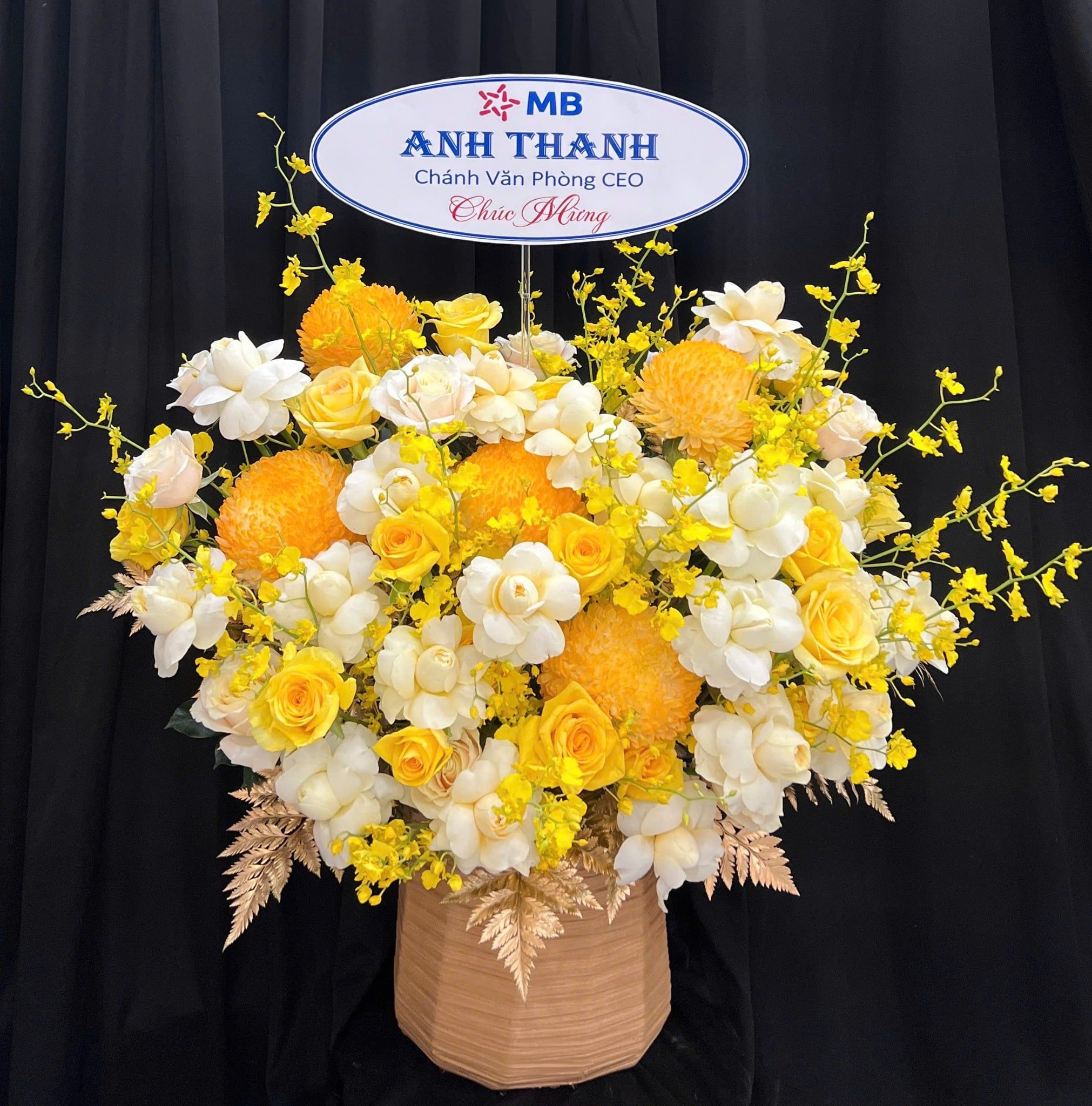  Hoa Cắm Hộp Ánh Vàng Tinh Khôi - HCH125 