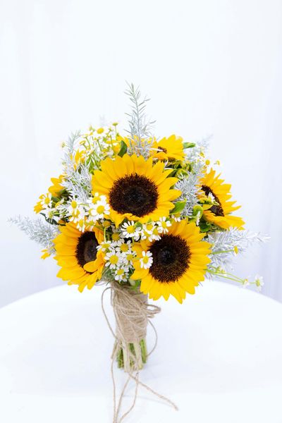  Bó Hoa Cưới Ánh Sáng Ấm Áp - HC23 