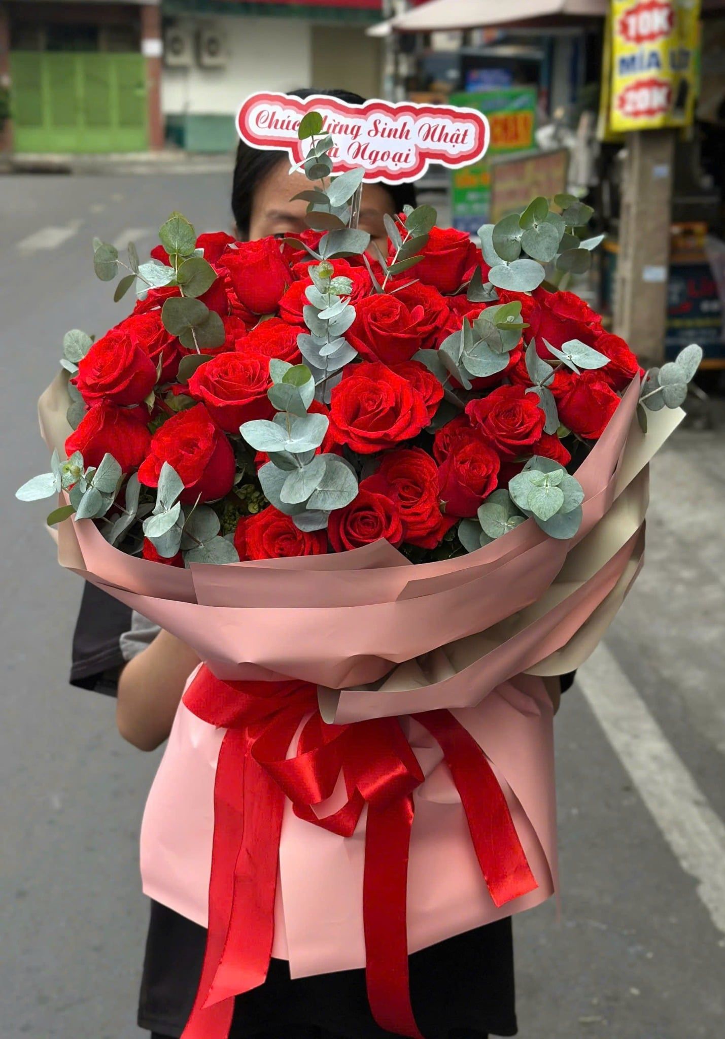  Bó Hoa Rực Đỏ Hạnh Phúc - HBT06 
