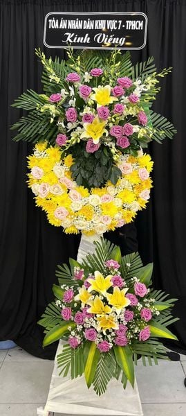 Vòng Hoa Chia Buồn Ánh Sáng An Yên - HTL69