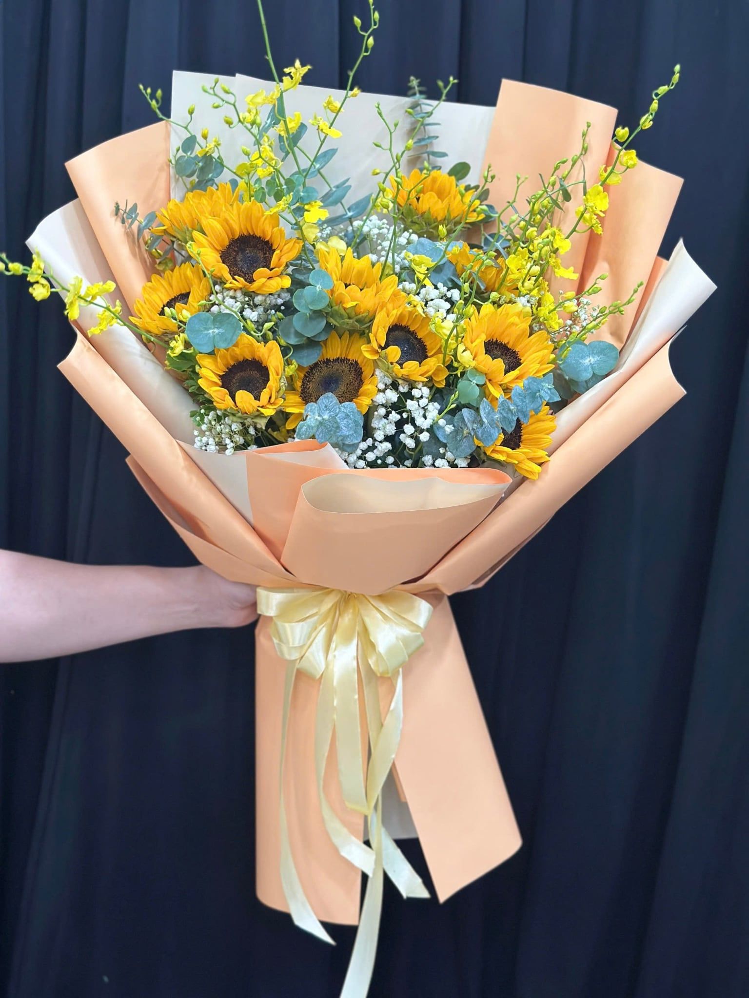  Bó Hoa Ánh Dương Rực Rỡ - HBD104 