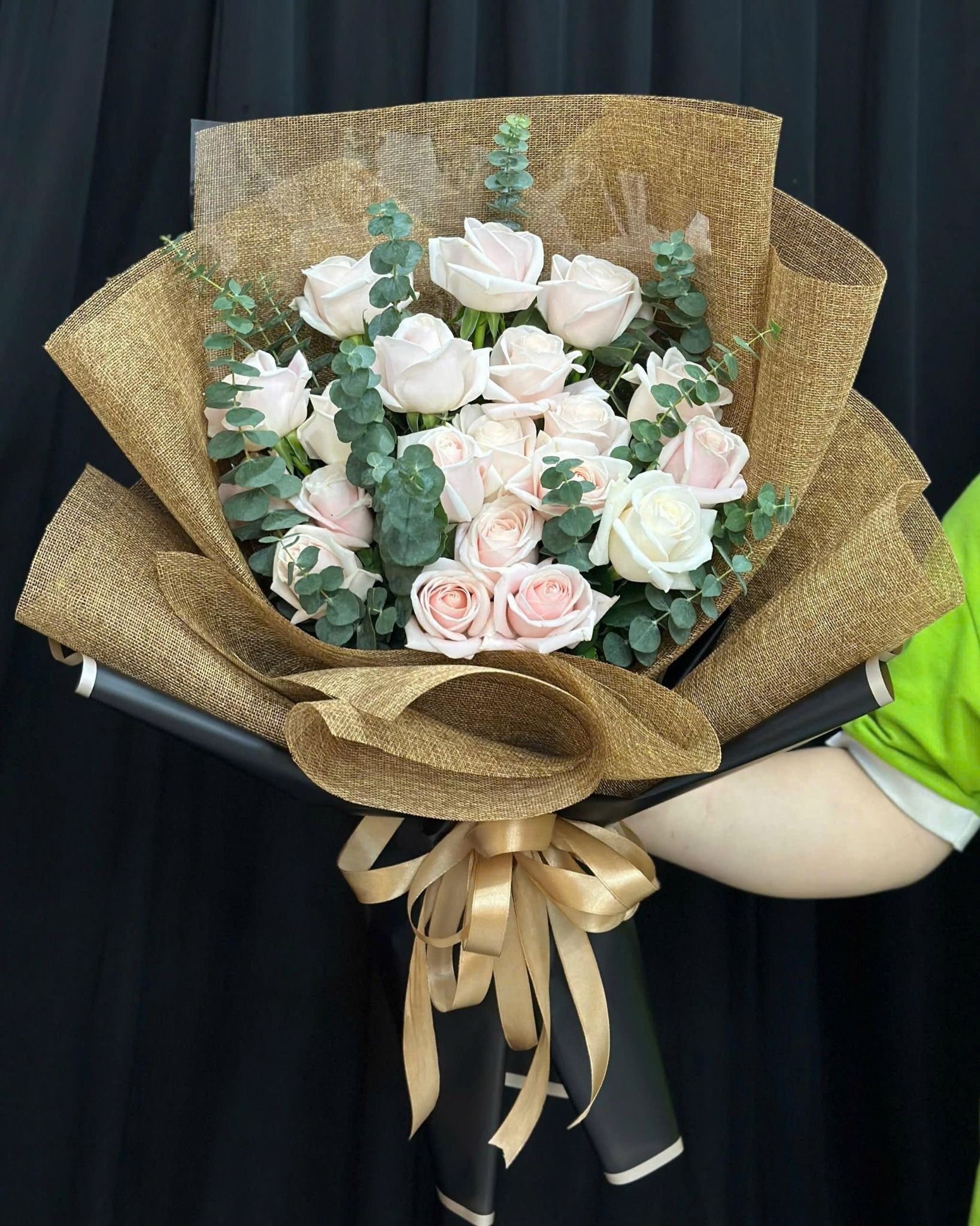  Bó Hoa Lụa Trắng Dịu Êm – HBD04 
