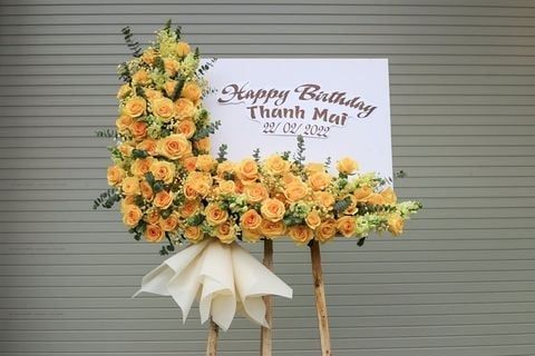 Kệ Hoa Chúc Mừng Sinh Nhật Sang Trọng - B462 