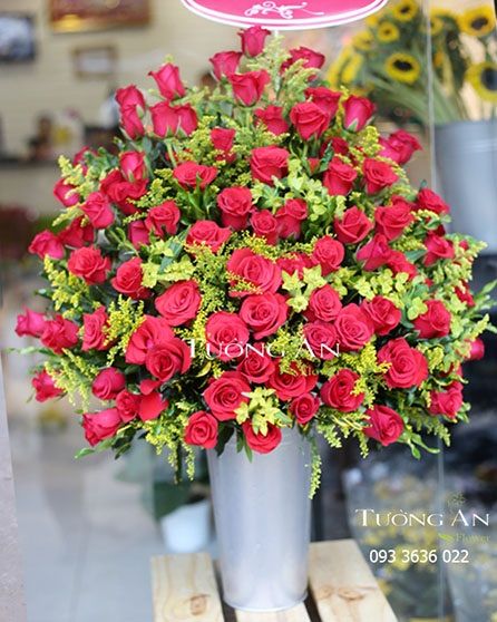 Bình Hoa Hồng Đỏ
