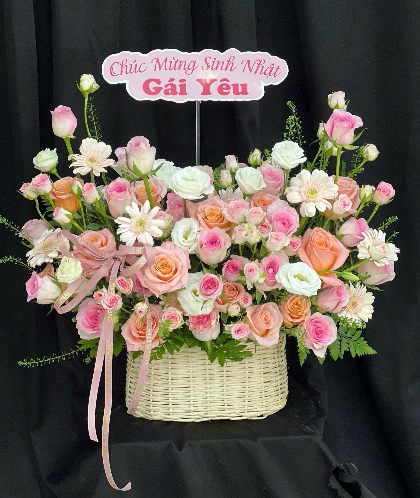  Giỏ Hoa Vườn Hồng Dịu Dàng - GH15 