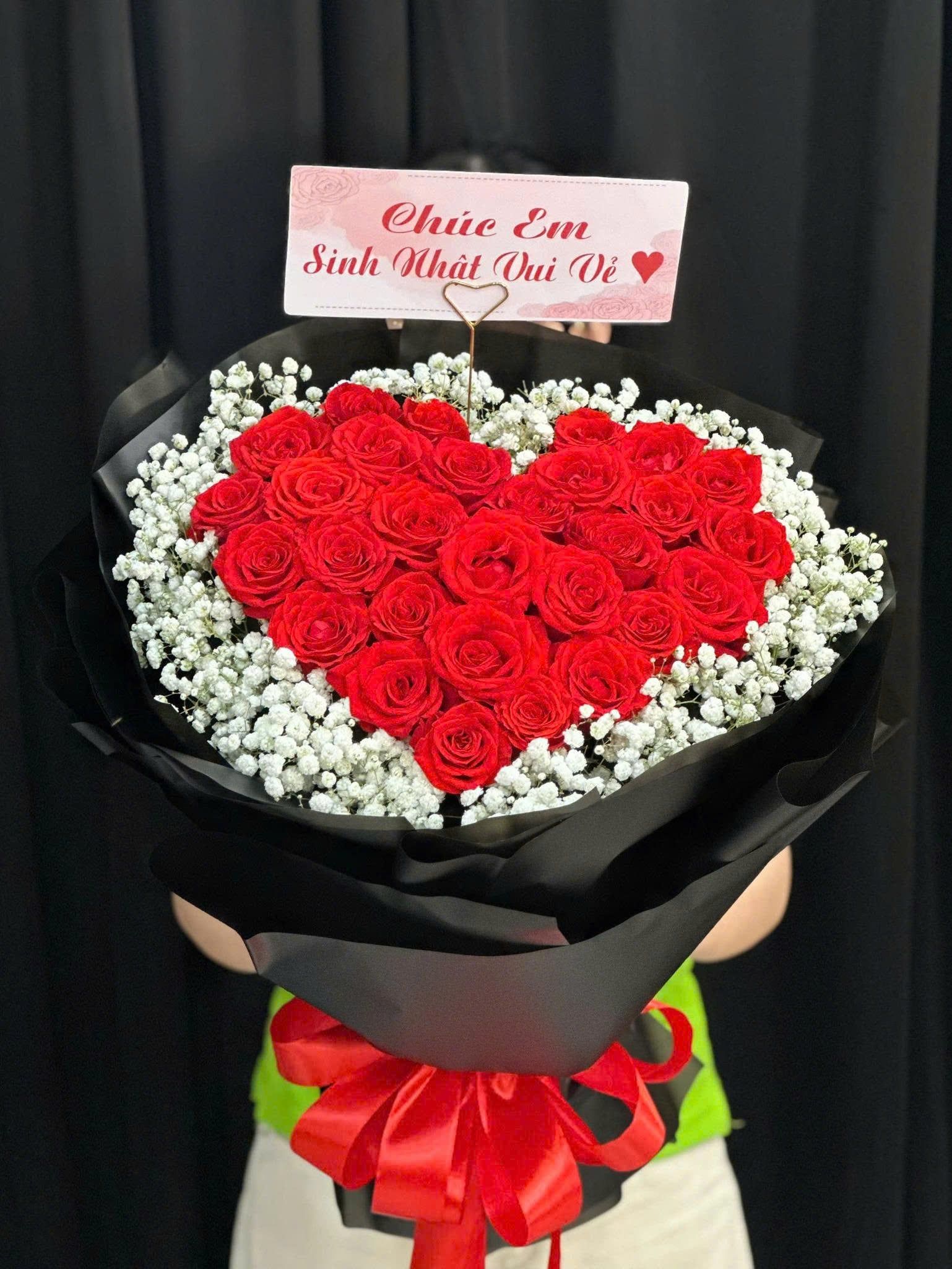  Bó Hoa Hồng Đỏ Cổ Điển - HBT43 