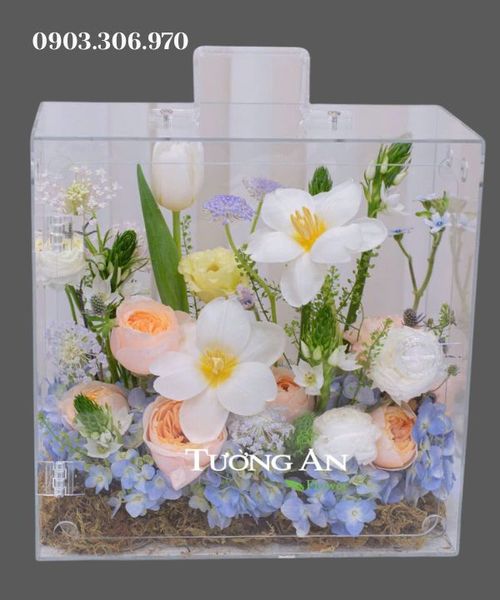  Hộp Hoa Vali Tựa Như Yêu Đầu - HH8 