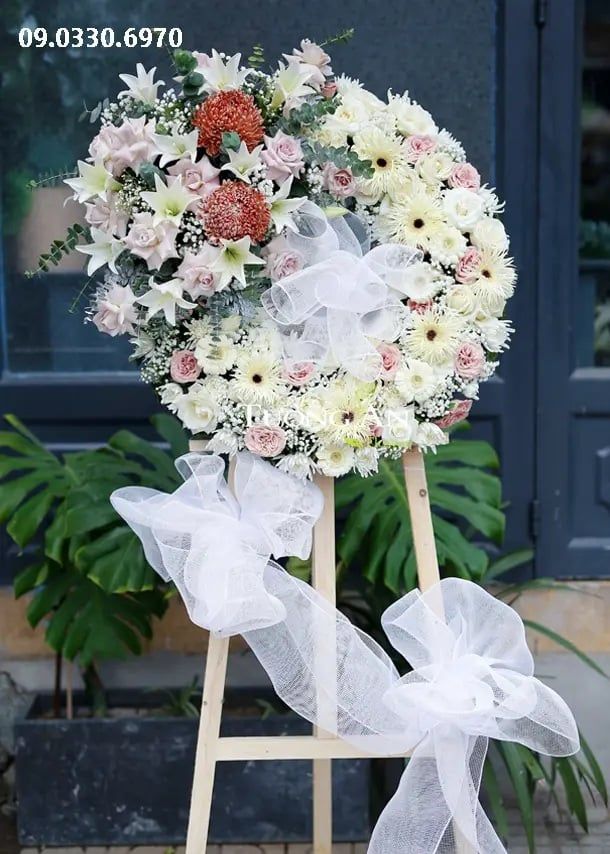  Vòng Hoa Phúng Viếng - B349 