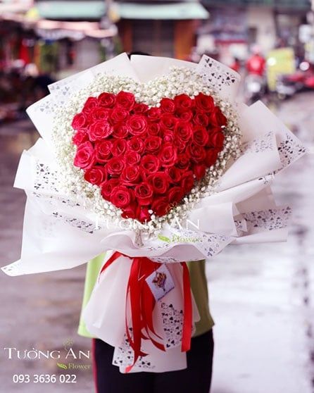 Bó Hoa Trái Tim Nồng Cháy