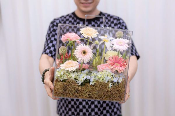 Hộp Hoa Vali Giai Điệu Màu Hoa