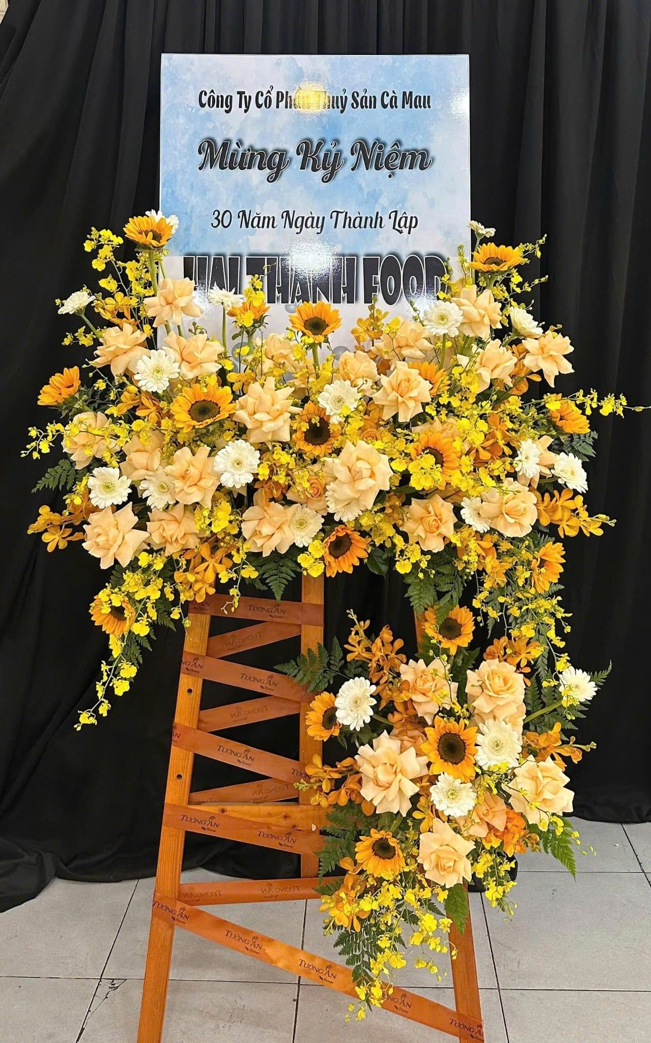  Hoa Chúc Mừng Vững Bước Thành Công - HCM08 