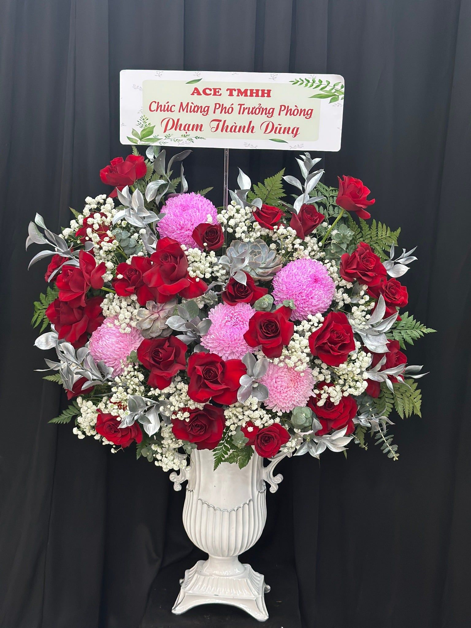  Bình Hoa Đỏ Son Hạnh Phúc - HCB07 
