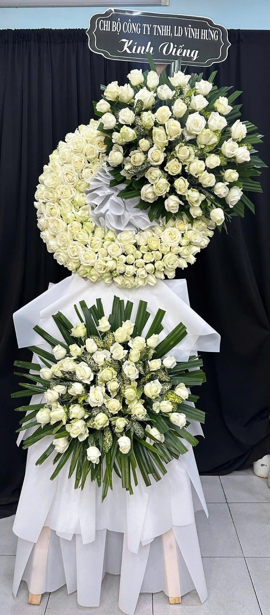  Vòng Hoa Chia Buồn Vĩnh Trắng Tiễn Biệt - HTL01 