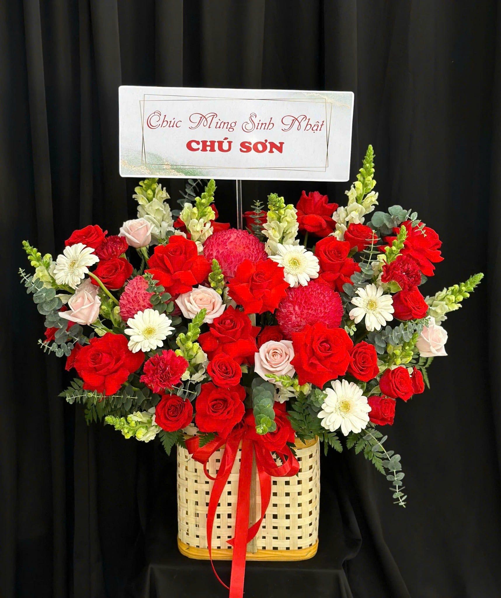  Hoa Cắm Hộp Sắc Đỏ Vẹn Nguyên - HCH24 