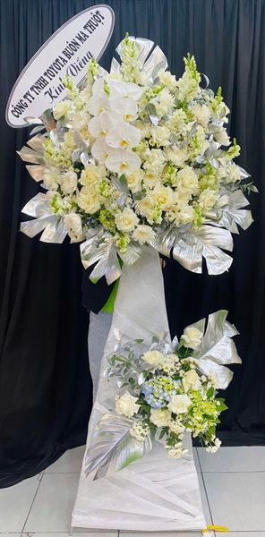 Vòng Hoa Chia Buồn Bạch Liên Tiễn Biệt - HTL25