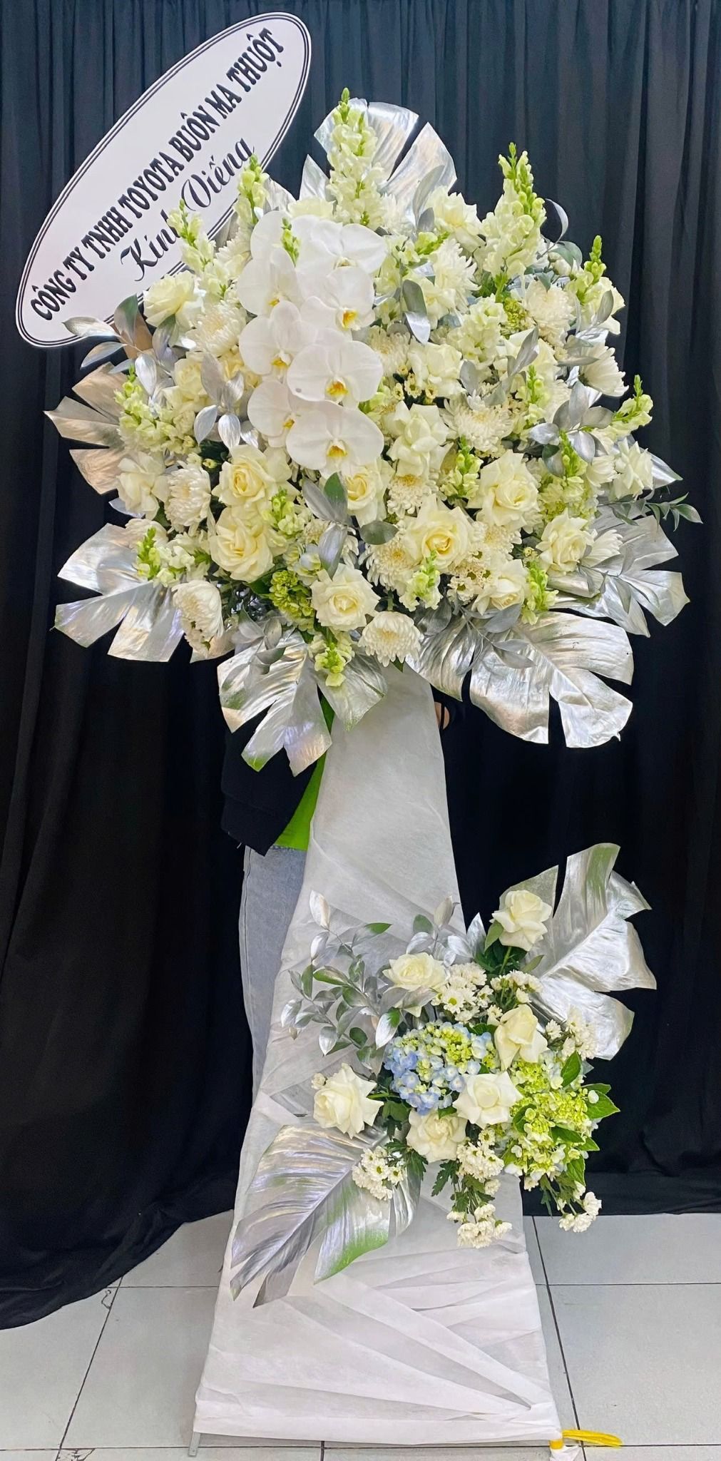  Vòng Hoa Chia Buồn Bạch Liên Tiễn Biệt - HTL25 