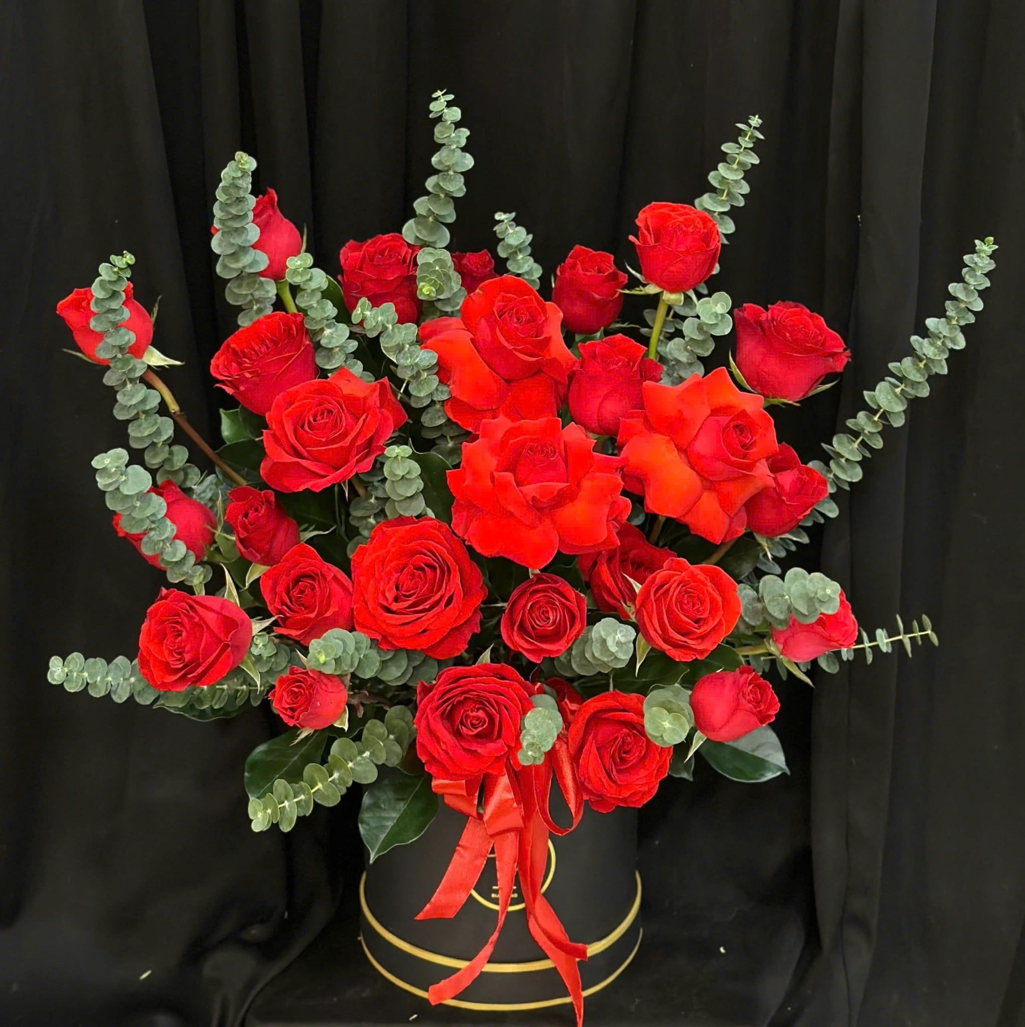  Hoa Cắm Hộp Sắc Đỏ Kiêu Sa - HCH43 