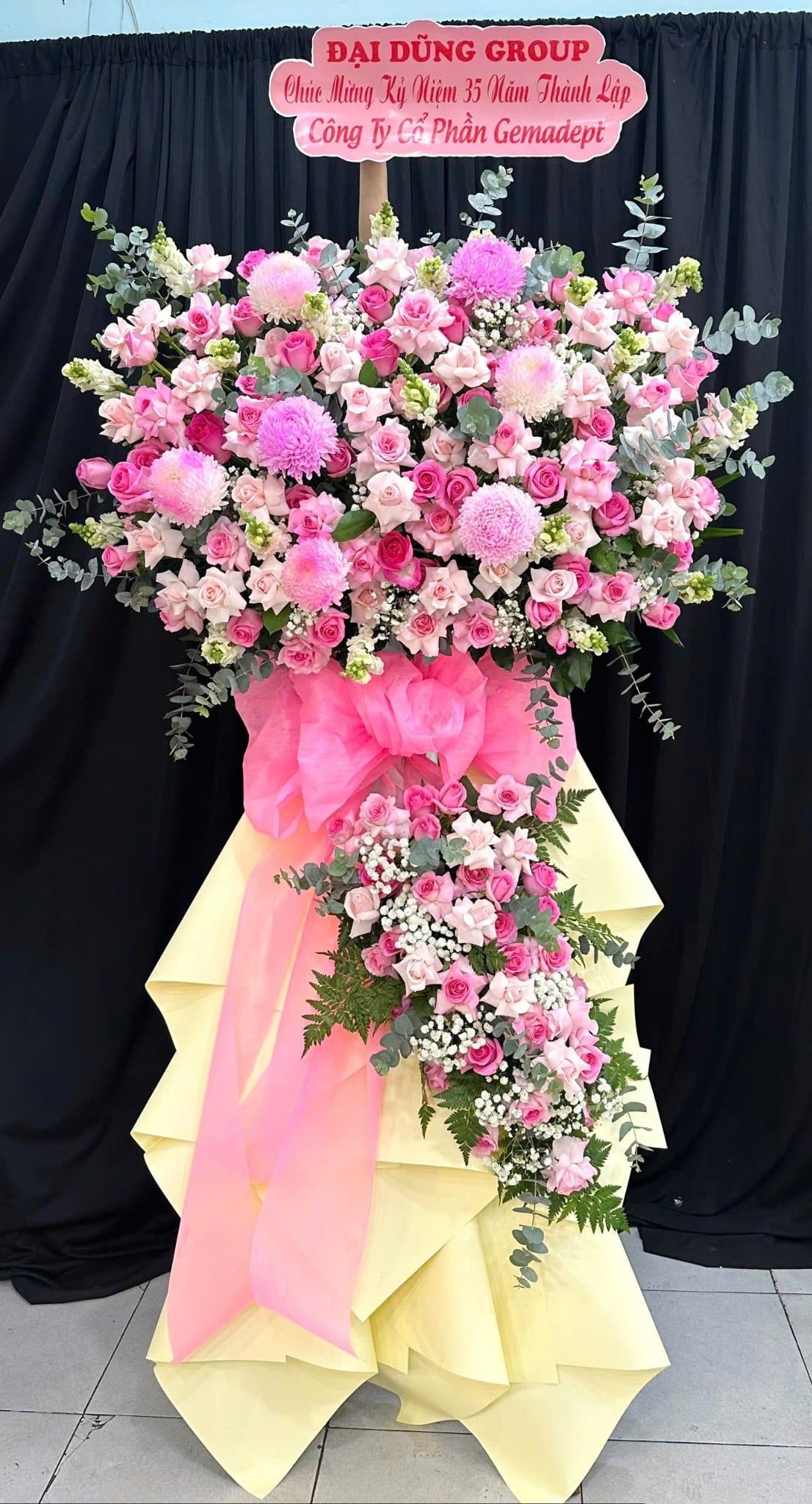  Hoa Chúc Mừng Hồng Ngọc Khởi Duyên - HCM28 