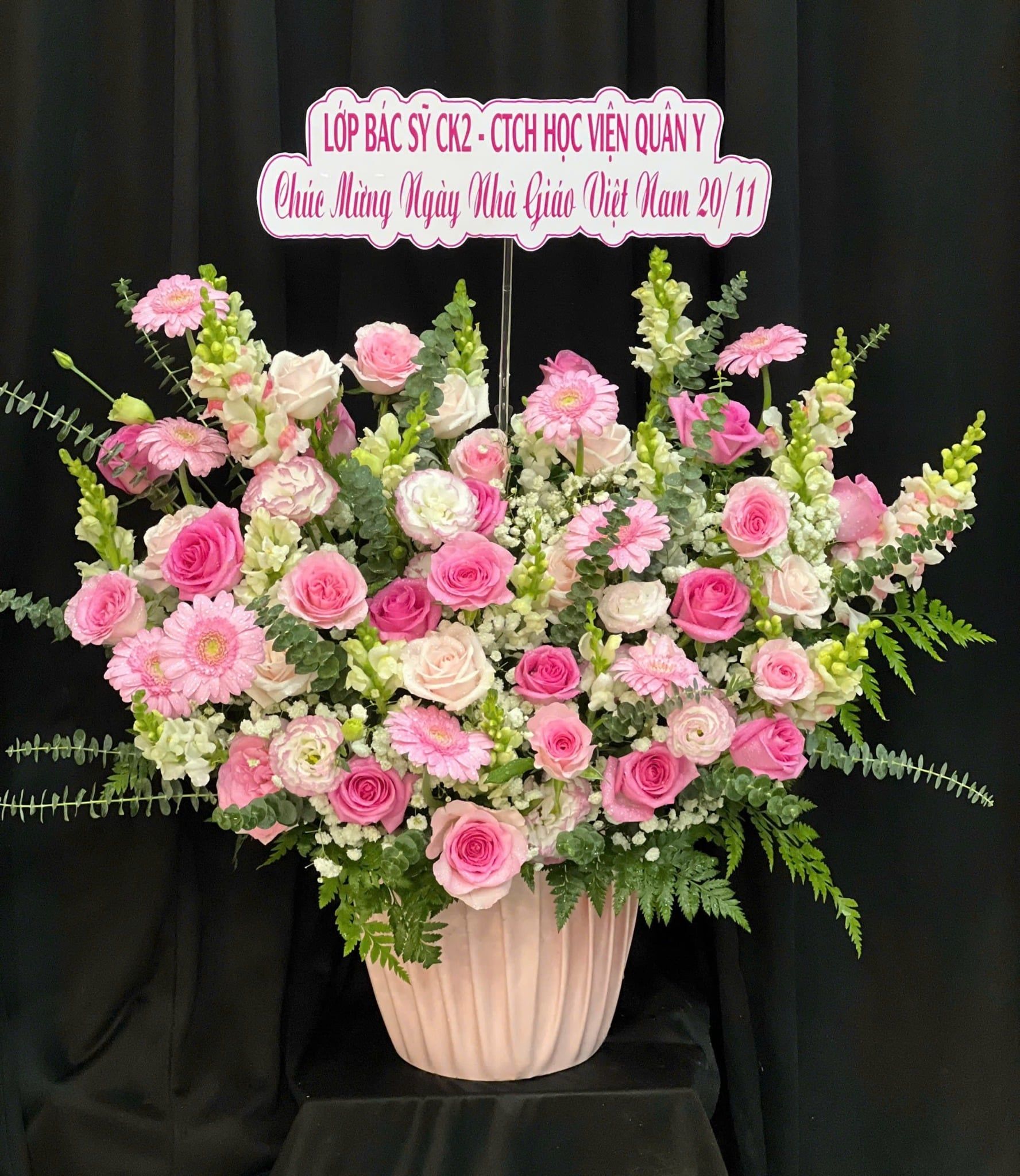  Hoa Cắm Hộp Hồng Thơm Ngày Mới - HCH47 