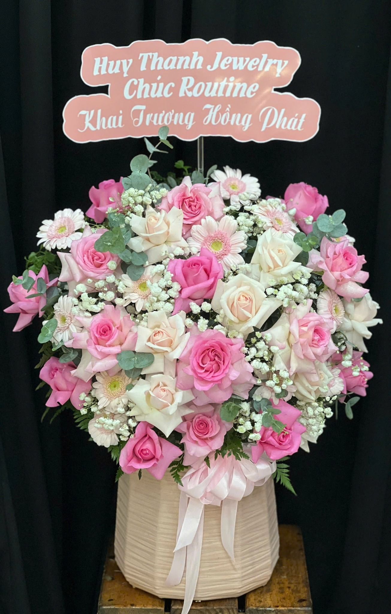  Hoa Cắm Hộp Hồng Nhẹ Gửi Thương - HCH56 