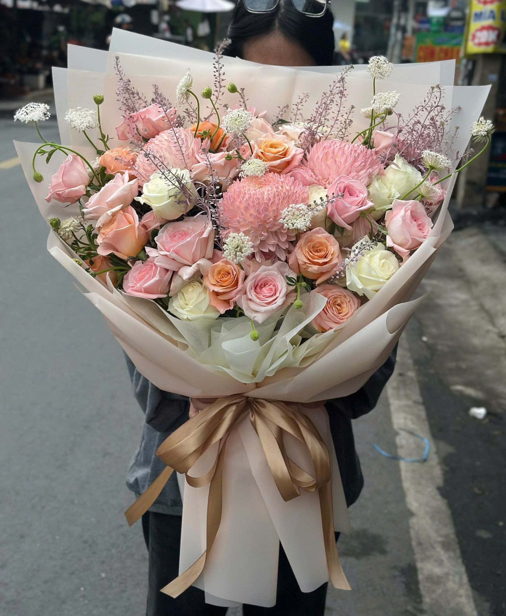  Bó Hoa Sắc Hồng Dịu Êm - HBD24 