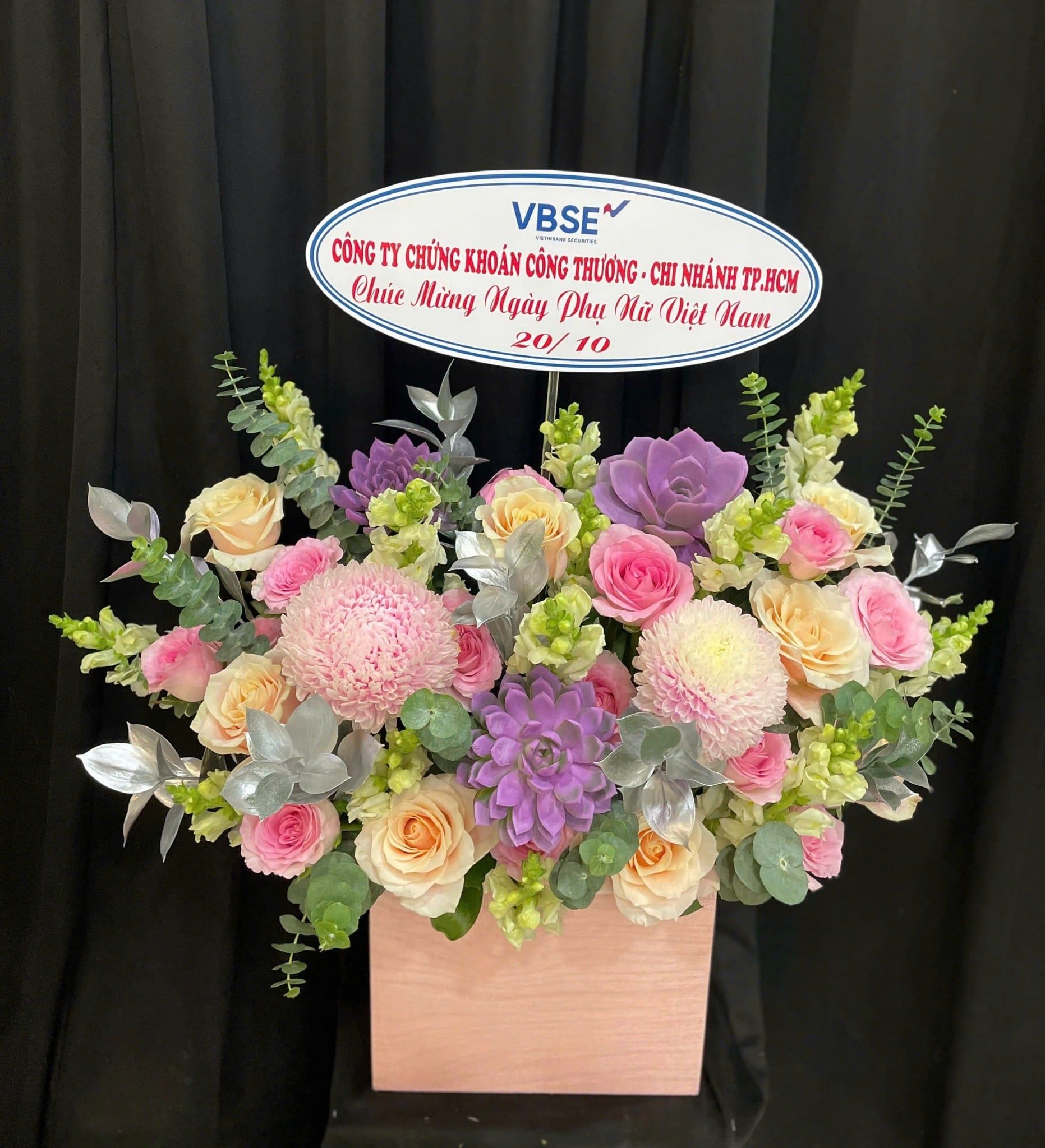  Hoa Cắm Hộp Tím Hồng Dịu Mơ - HCH72 