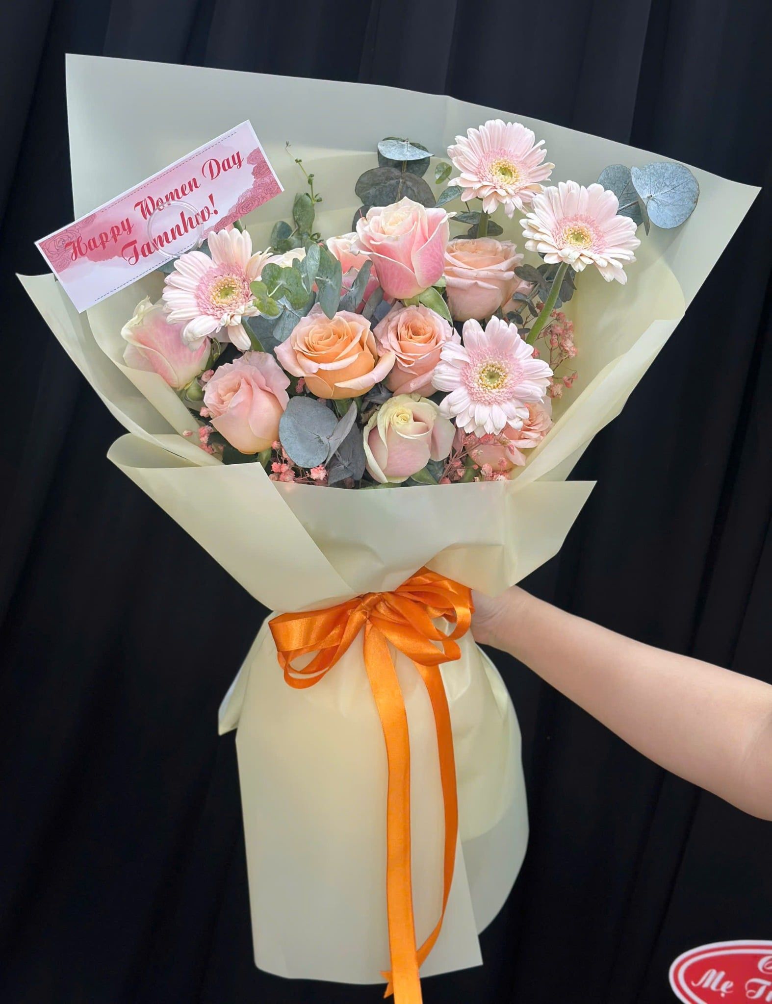  Bó Hoa Rạng Rỡ Yêu Thương - HBD54 