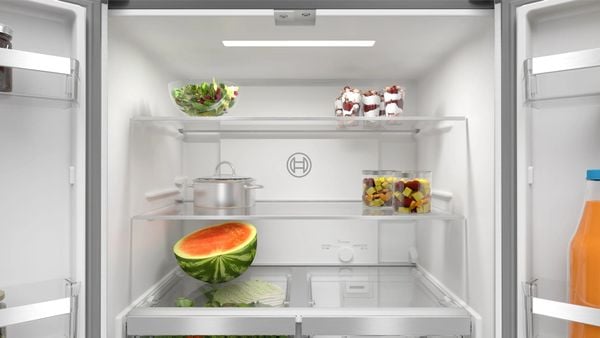 Tủ lạnh Side by side Bosch KMC85LEEA - Series 4 - 550L