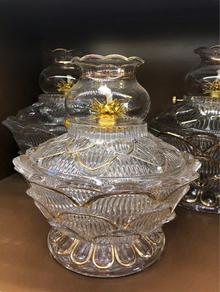  Đèn dầu pha lê viền vàng sz nhỏ giá cái 