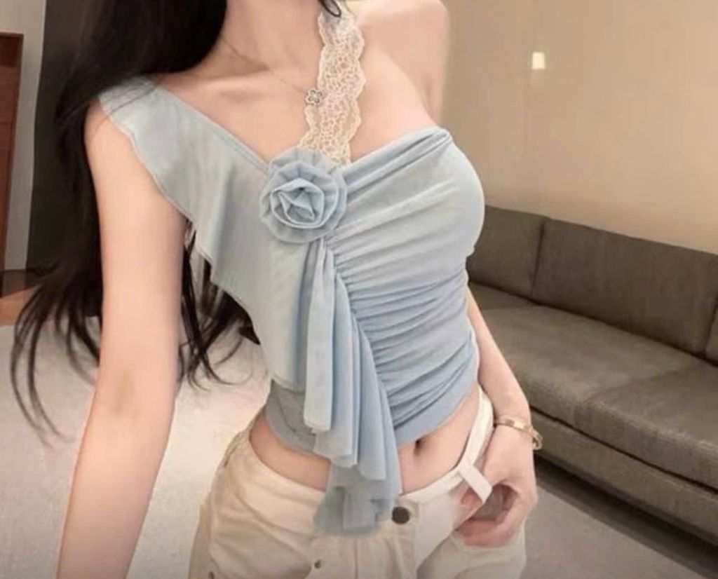 Áo lệch vai hoa bèo ren (G42)