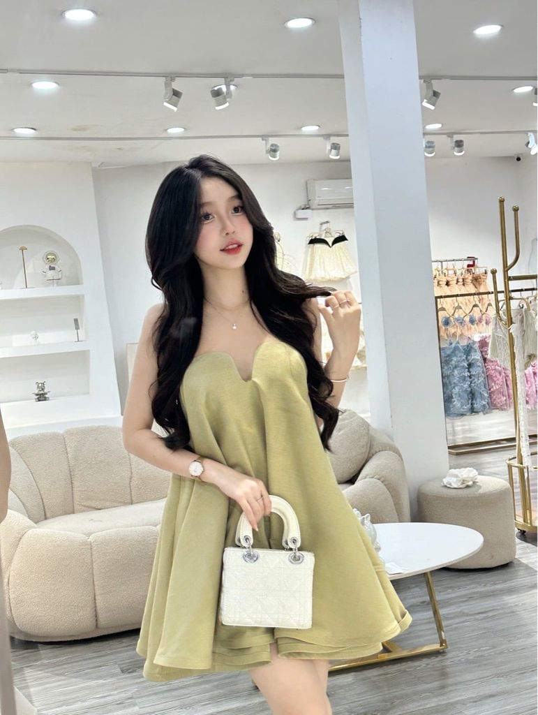 Đầm cúp tim dáng xoè vải xược Ý phối thắt eo hoa nổi (K36)