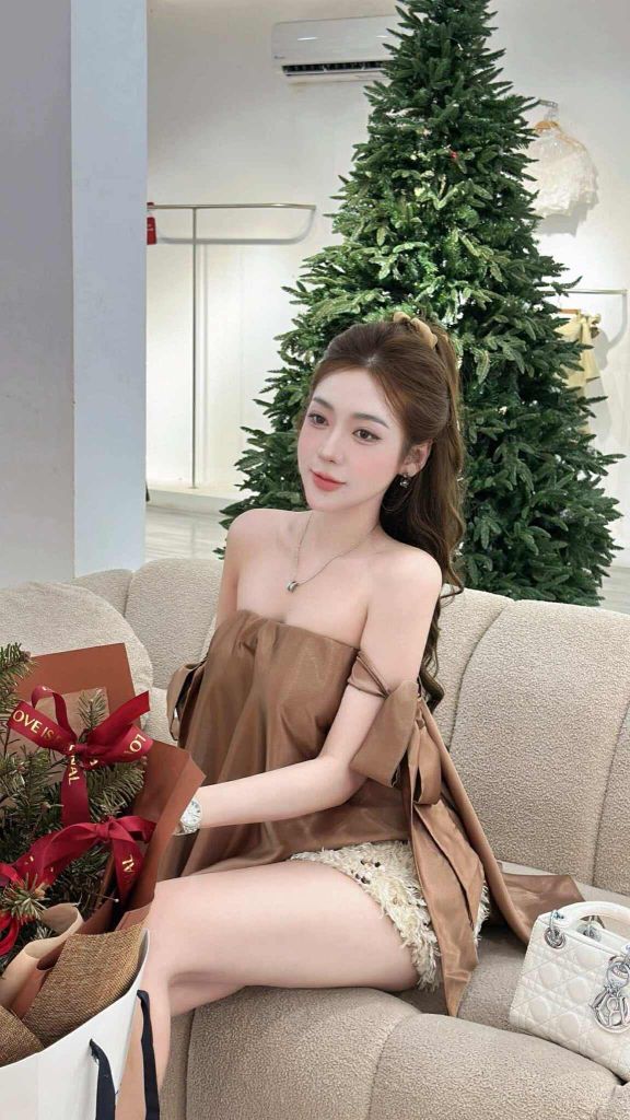 Áo Lụa Bóng Vai Hờ Hững – Nơ Buộc Eo (L64)