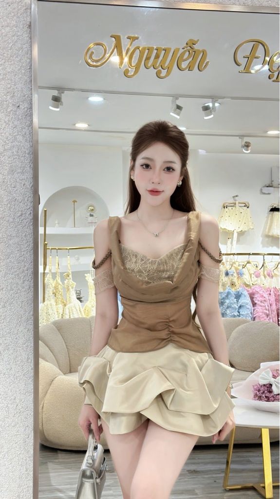 Áo lụa cổ đổ phối ren nhún eo ( K45 )