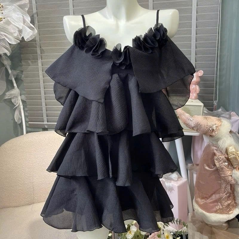 Đầm 2 dây phối hoa phong cách tiểu thư