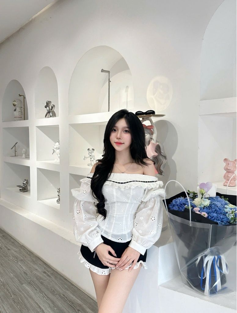 Set áo bẹt vai hoa nổi phối cv viền bèo (K59)