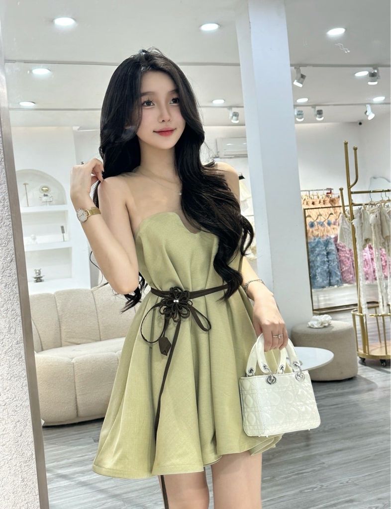 Đầm cúp tim dáng xoè vải xược Ý phối thắt eo hoa nổi (K36)