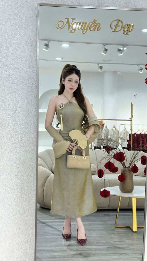 Đầm yếm dáng dài phối tag hoa kèm choàng (P25)