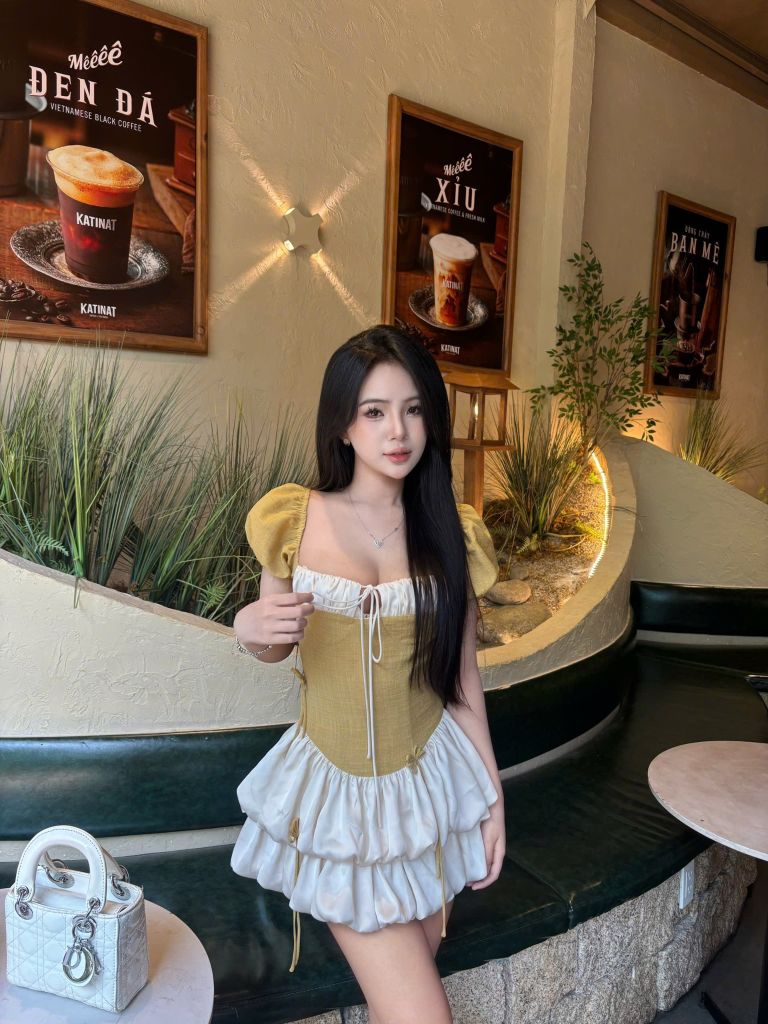 Đầm Tay Phồng Cổ Vuông Phối Vàng Kem Chân Váy Trắng (P21)