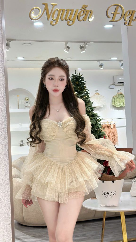 Set áo ren lưới hoa phối chân váy tacta (L47)