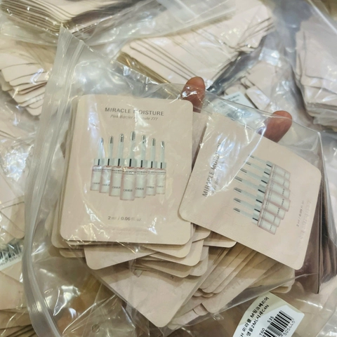 Combo 30 Gói Tinh chất siêu dưỡng ẩm Ohui Miracle Moisture Ampoule 777 2ml/gói