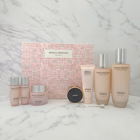 Bộ Dưỡng Da Dưỡng Ẩm Ohui Miracle Moisture 3pcs Special Set Tặng cushion